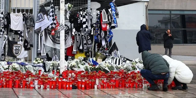 Σε κλίμα οδύνης τελέστηκαν οι κηδείες των πέντε οπαδών του ΠΑΟΚ