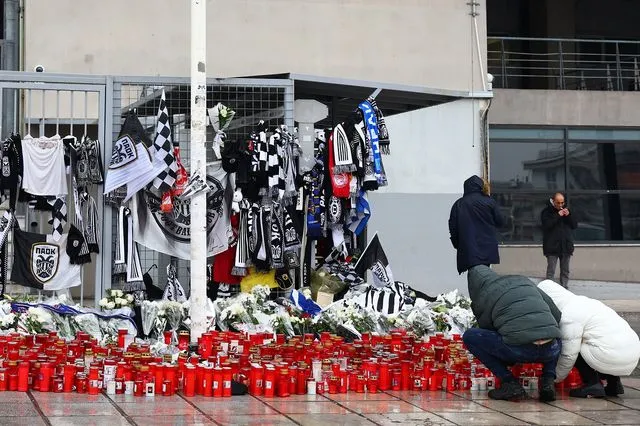 Σε κλίμα οδύνης τελέστηκαν οι κηδείες των πέντε οπαδών του ΠΑΟΚ