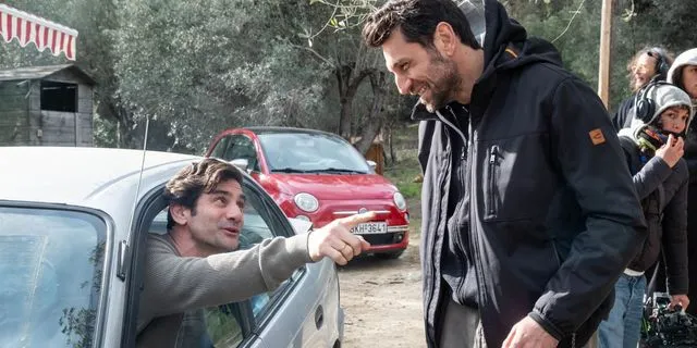 Παπασπηλιόπουλος και Χρυσοστόμου εν δράσει – Η πρώτη φωτογραφία της νέας σειράς