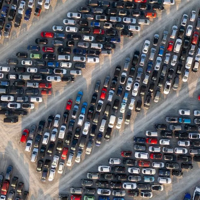 Πάρκινγκ στην Αθήνα: Ακριβό, δυσεύρετο και καθόλου δεδομένο