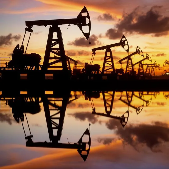 Πληθωριστική “φωτιά” βάζει η εκτίναξη των τιμών πετρελαίου