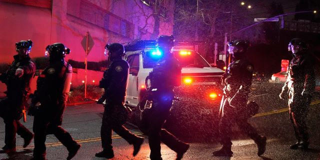 Πόρτλαντ: Ομοσπονδιακοί πράκτορες πυροβόλησαν δύο άτομα