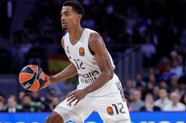 Η Ρεάλ διέλυσε την Βαλένθια με ολοκληρωτικό μπάσκετ για 20 λεπτά