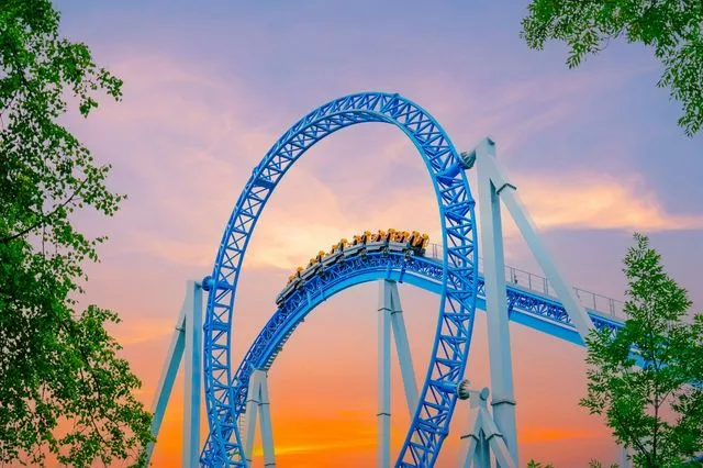 Falcon’s Flight: Άνοιξε το ψηλότερο, ταχύτερο και μακρύτερο roller coster του κόσμου