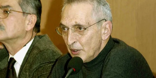 Πέθανε ο καθηγητής πολιτικής θεωρίας Γιώργος Ρούσης