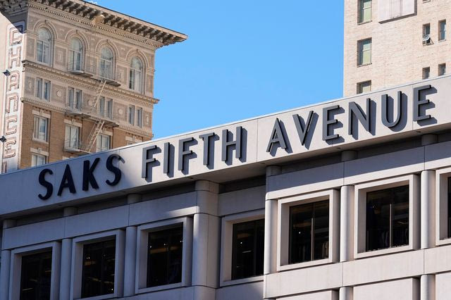 Saks Global: Αίτηση πτώχευσης για την αυτοκρατορία της πολυτελούς μόδας