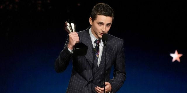 Η βράβευση του Τιμοτέ Σαλαμέ στα Critics Choice