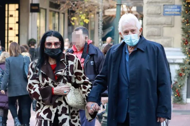 Πένθος για τη Ζωζώ Σαπουντζάκη – Πέθανε ο σύντροφός της