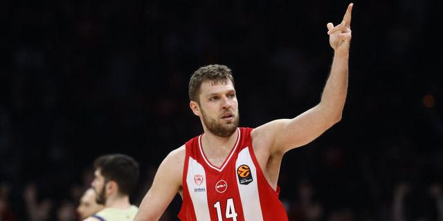 Ολυμπιακός: Χωρίς Βεζένκοβ κόντρα στην Παρί