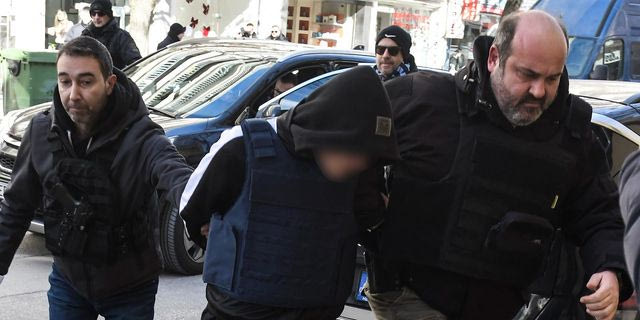 Σέρρες: Στα δικαστήρια υπό δρακόντεια μέτρα ασφαλείας ο 16χρονος – Προσήχθη ο αδελφός του