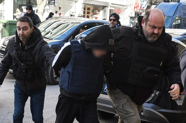 Σέρρες: Στα δικαστήρια υπό δρακόντεια μέτρα ασφαλείας ο 16χρονος – Προσήχθη ο αδελφός του