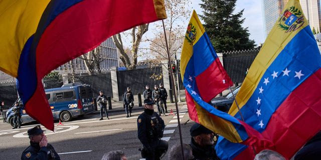 Η Βενεζουέλα άρχισε να αποφυλακίζει Αμερικανούς