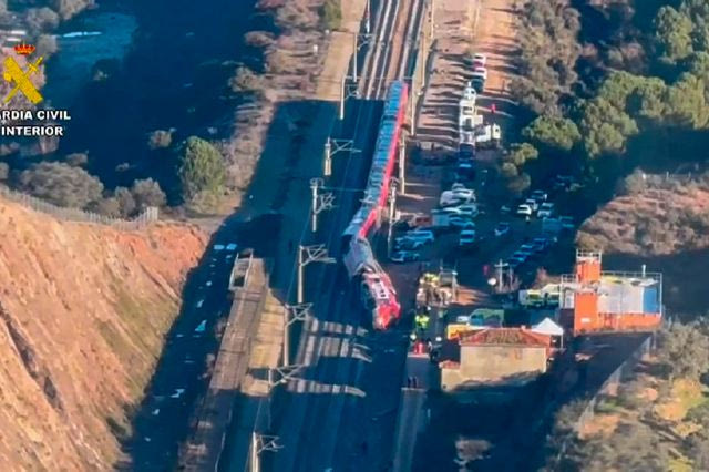 Ισπανία: “Ήταν σαν σεισμός-Βγήκα και είδα νεκρό” – Σοκάρουν οι μαρτυρίες επιβατών των τρένων