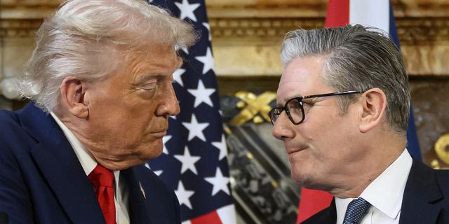 Κιρ Στάρμερ και Ντόναλντ Τραμπ