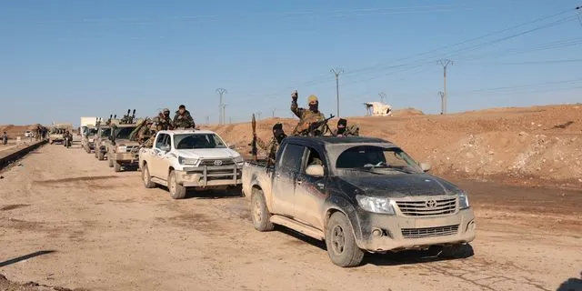 Στρατιώτες της κυβέρνησης έξω από τη φυλακή Αλ Σαντάντι