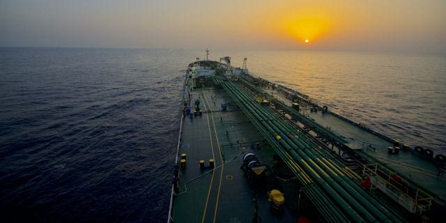 Καρέ καρέ η κατάληψη του ρωσικού τάνκερ από το γαλλικό Πολεμικό Ναυτικό