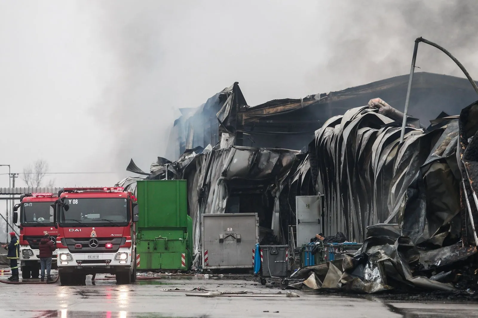 Φονική πυρκαγιά στην βιομηχανία μπισκότων "Βιολάντα" στα Τρίκαλα