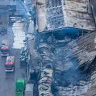 Η επόμενη ημέρα της πυρκαγιάς στην βιομηχανία μπισκότων "Βιολάντα" στα Τρίκαλα