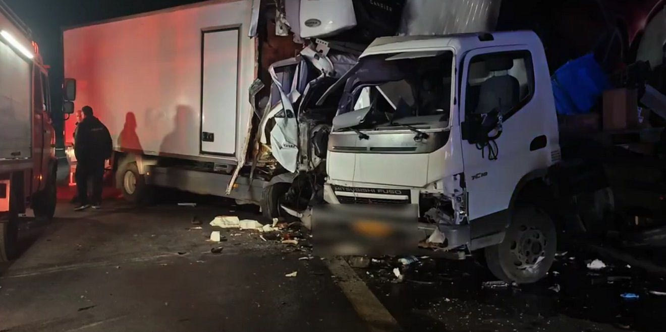 Σύγκρουση δύο φορτηγών στη Λ. Κηφισού - Δύο άτομα στο νοσοκομείο