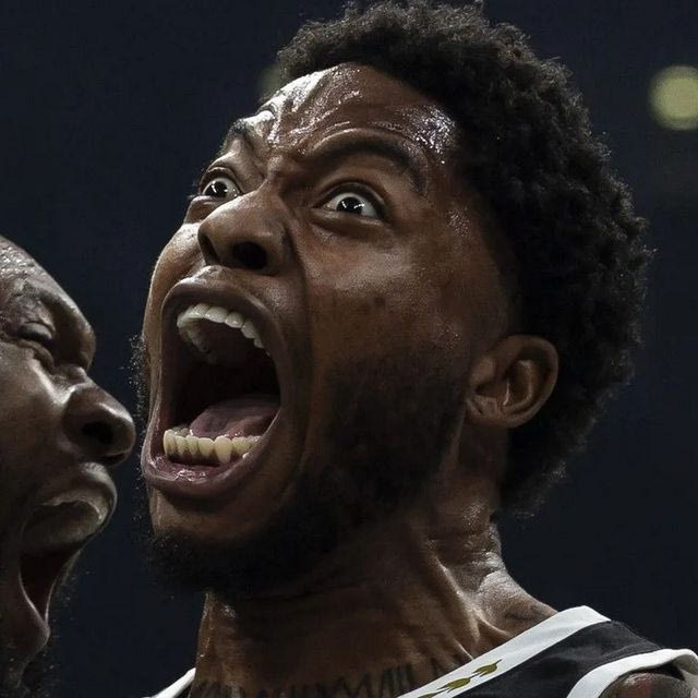 Ολυμπιακός: Τίναξαν την μπάνκα οι Αγγελόπουλοι και έντυσαν τον Ταϊρίκ Τζόουνς στα ερυθρόλευκα