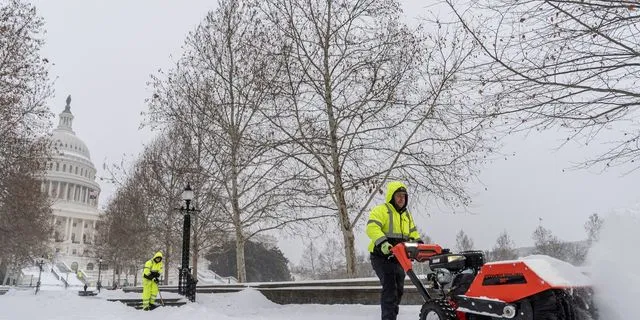 Πρωτοφανής χιονοθύελλα στις ΗΠΑ: 11 νεκροί, πάνω από 900.000 σπίτια χωρίς ρεύμα