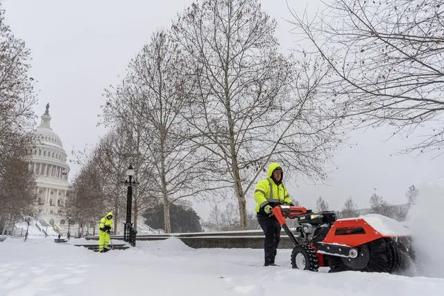 Πρωτοφανής χιονοθύελλα στις ΗΠΑ: 11 νεκροί, πάνω από 900.000 σπίτια χωρίς ρεύμα
