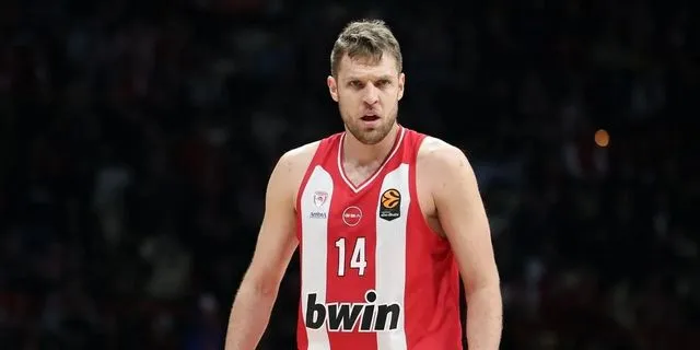 Με Βεζένκοβ και Μόρις η αποστολή του Ολυμπιακού στη Γαλλία, εκτός Γουόκαπ και Λαρεντζάκης