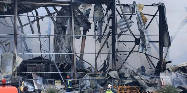 Τρίκαλα: Από διαρροή προπανίου η φονική έκρηξη στο εργοστάσιο “Βιολάντα” – 3 συλλήψεις