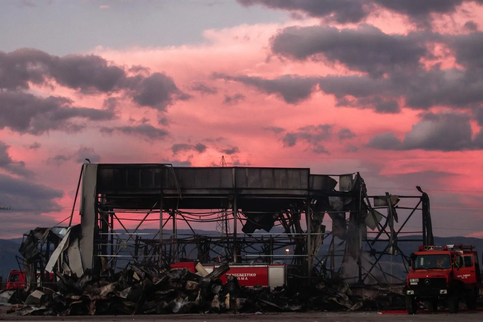 Έκρηξη στο εργοστάσιο "Βιολάντα" στα Τρίκαλα