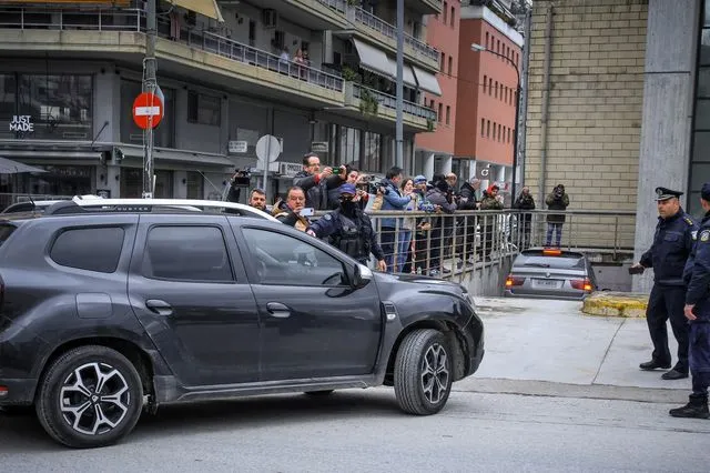 Ελεύθεροι ο ιδιοκτήτης και τα δύο στελέχη για τη φονική έκρηξη στη “Βιολάντα”