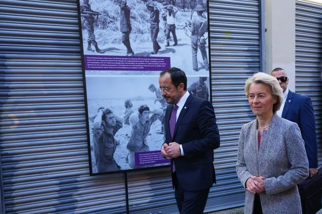 Στην Πράσινη Γραμμή η Φον ντερ Λάιεν – “Απόλυτη προτεραιότητα μια διαρκής λύση για την Κύπρο”