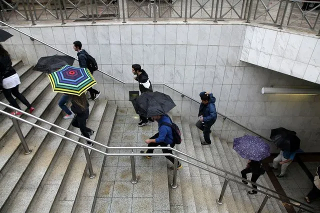 Κακοκαιρία: Κλειστοί σταθμοί του ΗΣΑΠ και του Τραμ λόγω εισροής υδάτων