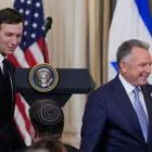 Συνάντηση Τραμπ – Πούτιν: Στη Μόσχα οι απεσταλμένοι του Λευκού Οίκου