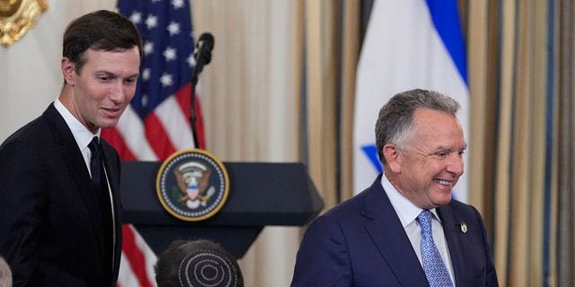 Συνάντηση Τραμπ – Πούτιν: Στη Μόσχα οι απεσταλμένοι του Λευκού Οίκου