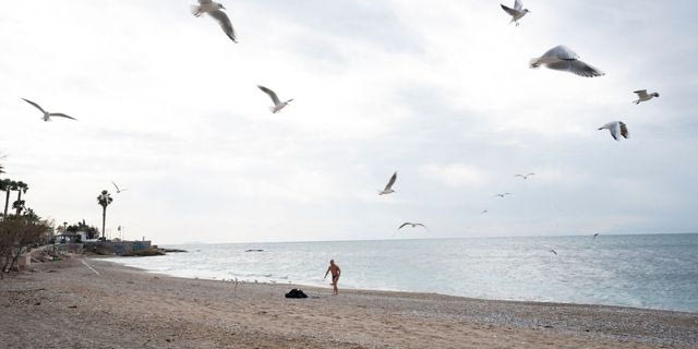 Γιατί κολυμπάει ο κόσμος τον χειμώνα;