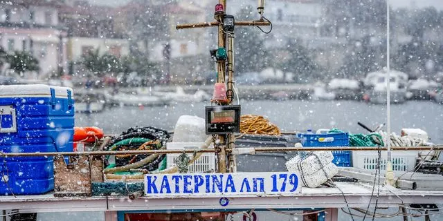 “Λευκή” Πρωτοχρονιά στα νησιά του Βορείου Αιγαίου – Εντυπωσιακές εικόνες