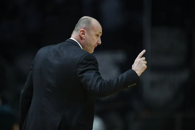 ΠΑΟΚ – Παναθηναϊκός AKTOR: Ο Ζντοβτς αποβλήθηκε με δύο τεχνικές ποινές