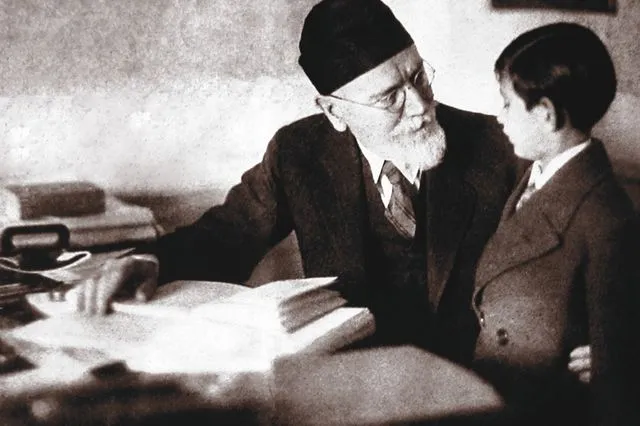 Ο Ελευθέριος Βενιζέλος με τον αγαπημένο του εγγονό, Λευτεράκη, 1931.