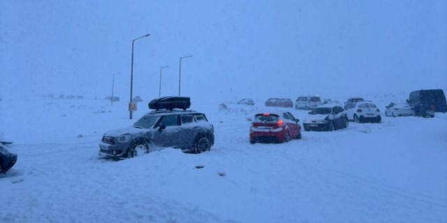 Δράμα: Απεγκλώβισαν σχεδόν 100 άτομα από το χιονοδρομικό κέντρο Φαλακρού