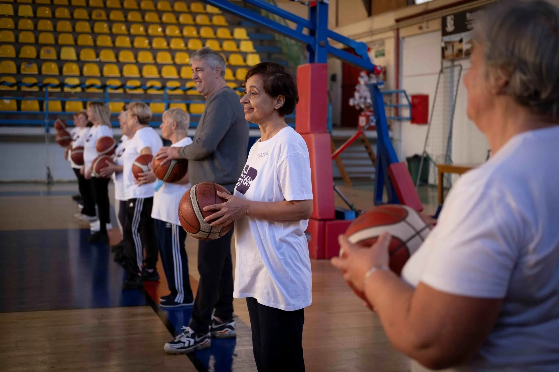 Πρόγραμμα αποκατάστασης και βελτίωσης της ποιότητας ζωής, της σωματικής και ψυχικής υγείας και της κοινωνικής συμμετοχής ατόμων τρίτης ηλικίας, από την οργάνωση COMMO’N, στο πλαίσιο του 8ου κύκλου του Προγράμματος «Σημεία Στήριξης». Η δράση χρηματοδοτήθηκε από ΤΙΜΑ Κοινωφελές Ίδρυμα.