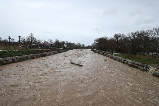Κακοκαιρία: Προβλήματα στη Λάρισα, πλημμύρισε ο Αγιόκαμπος – Πού θα “χτυπήσει” το 2ο κύμα