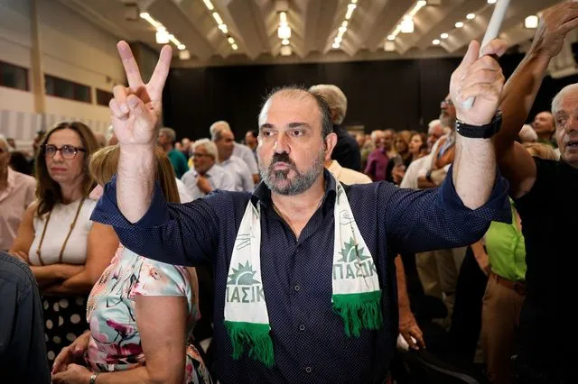 Το ιδανικό σενάριο για τους φίλους του ΠΑΣΟΚ θα ήταν η συγκρότηση του μεγάλου προοδευτικού πόλου. Οσο όμως δεν συμβαίνει αυτό, οι επιλογές είναι περιορισμένες…