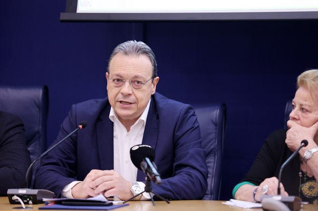 Φάμελλος: Δεν αποτελεί λύση καμία κομματική περιχαράκωση