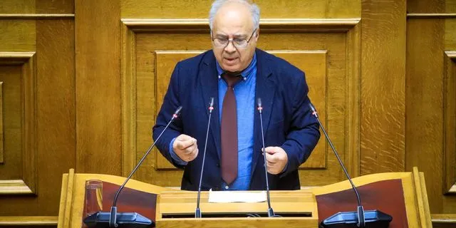 Το ΠΑΣΟΚ έθεσε εκτός ΚΟ τον βουλευτή Παρασκευαΐδη
