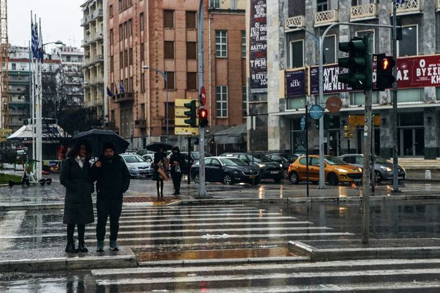 Κακοκαιρία: Ισχυρές καταιγίδες σε 5 περιοχές, πριν υποχωρήσουν τα φαινόμενα