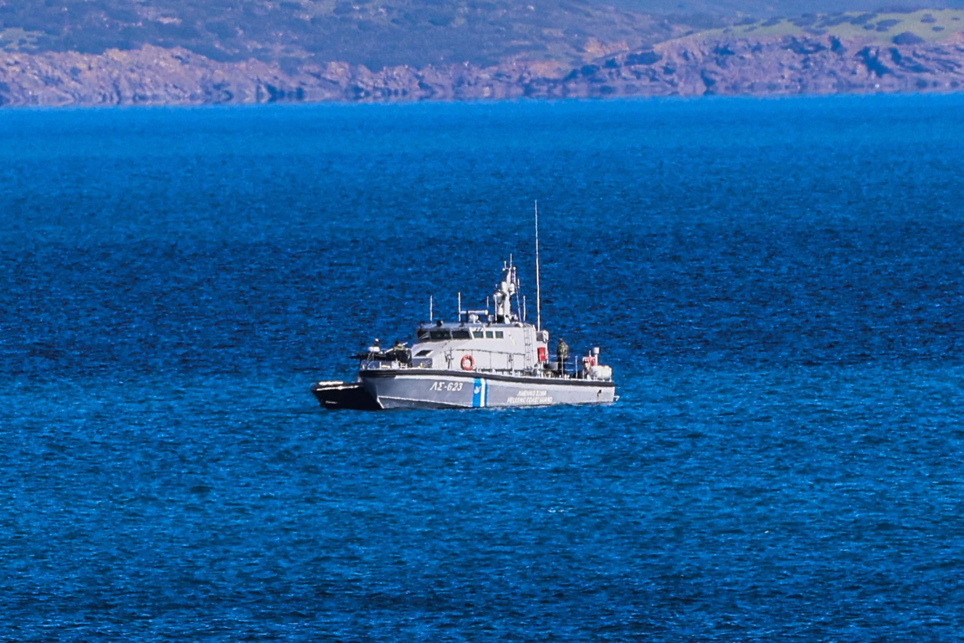 Αποκριάτικος “χαβαλές” με τους νεκρούς μετανάστες στη Χίο