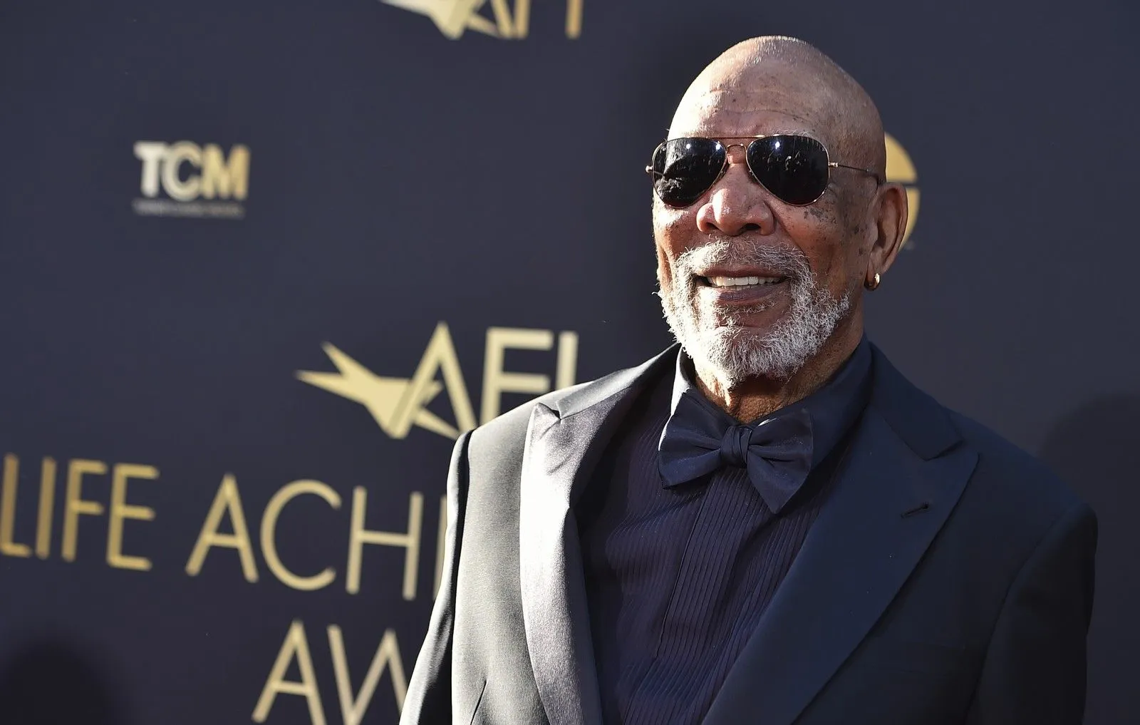 Ο Μόργκαν Φρίμαν “έχει δικηγόρους” για την προστασία του από την ΤΝ