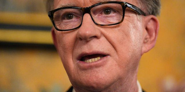 Παραιτείται από το Εργατικό Κόμμα ο Μάντελσον μετά από ισχυρισμούς για δεσμούς με τον Έπσταϊν