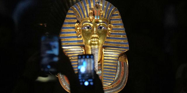 Η ολόχρυση μάσκα του Τουταγχαμών