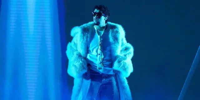 Γιατί έχει τόσο σουξέ ο Bad Bunny;